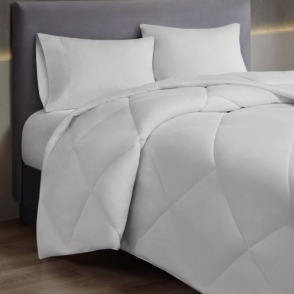 100% Polyester Oversize HeiQ Temp Regulating Comforter BASI10-0581