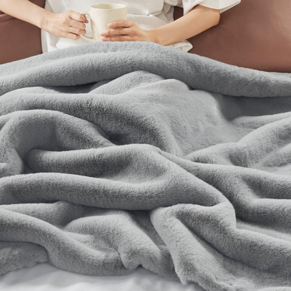 100% Polyester Solid Premium Faux Fur Throw MP50-8017