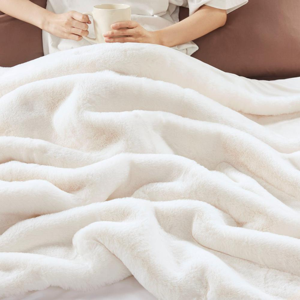 100% Polyester Solid Premium Faux Fur Throw MP50-8015